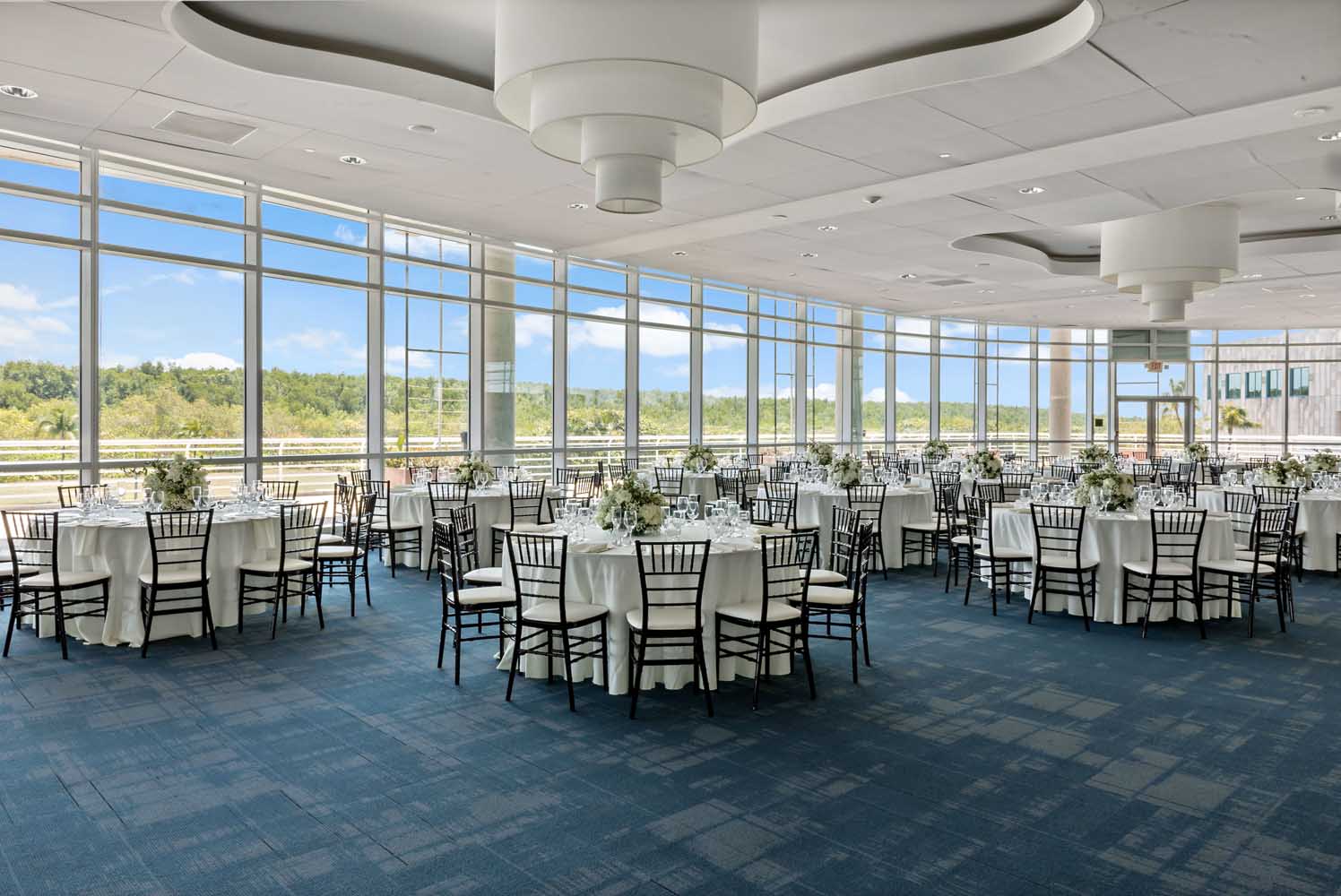 Catering with a Twist: Infusing Local Flavors into Classic Dishes - Miami catering